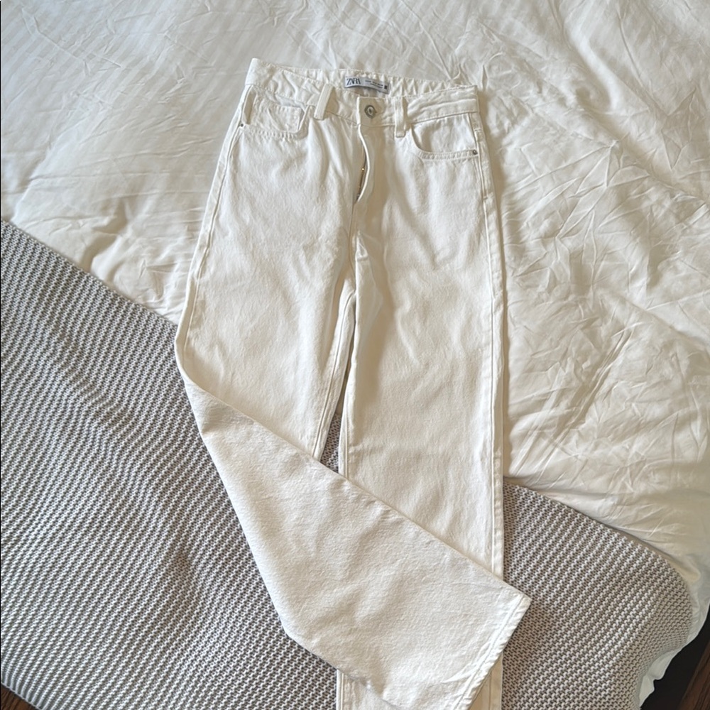 Zara Straight leg high waist white jeans Us2